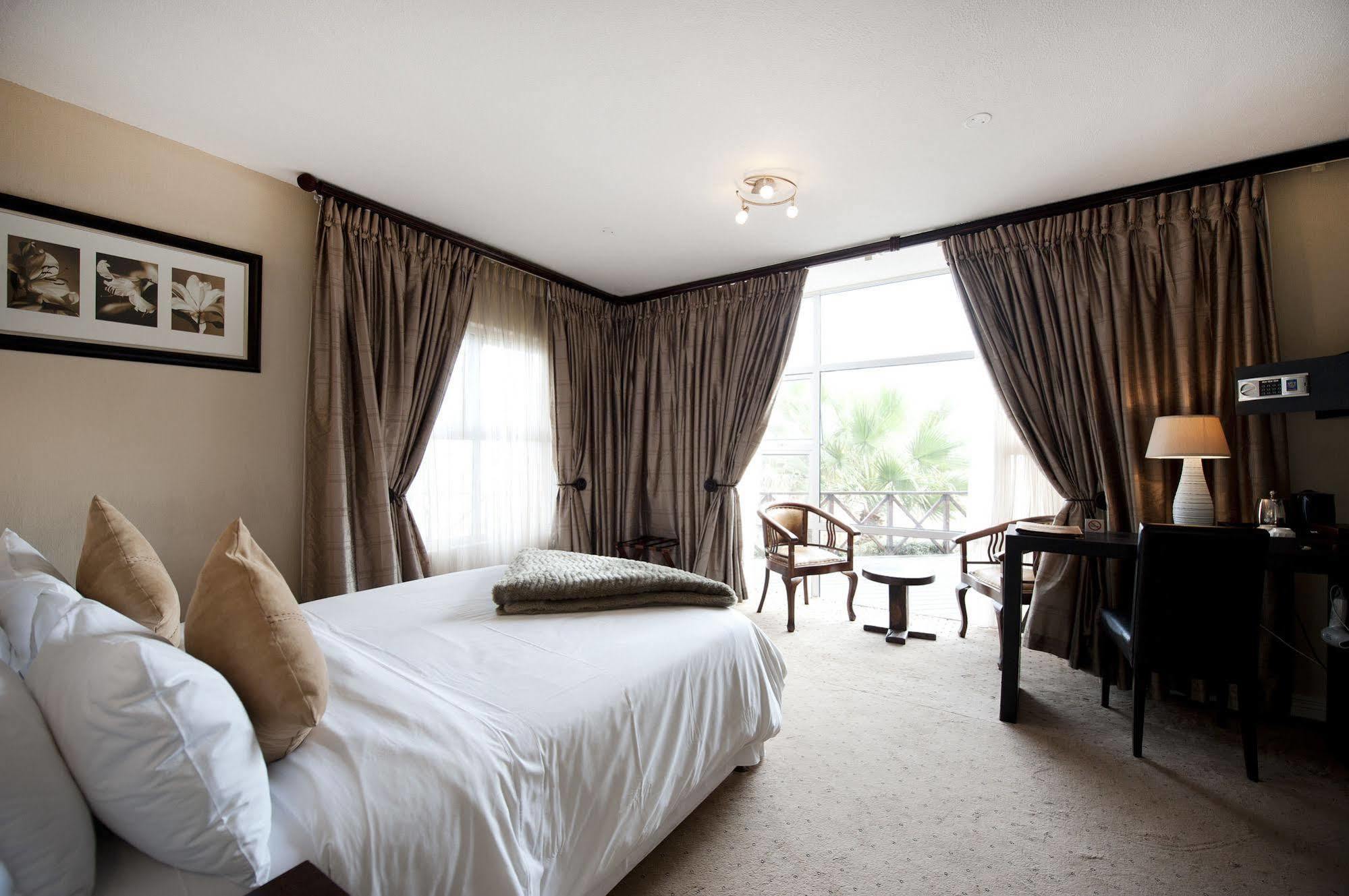 Burning Shore Hotel Langstrand Екстер'єр фото